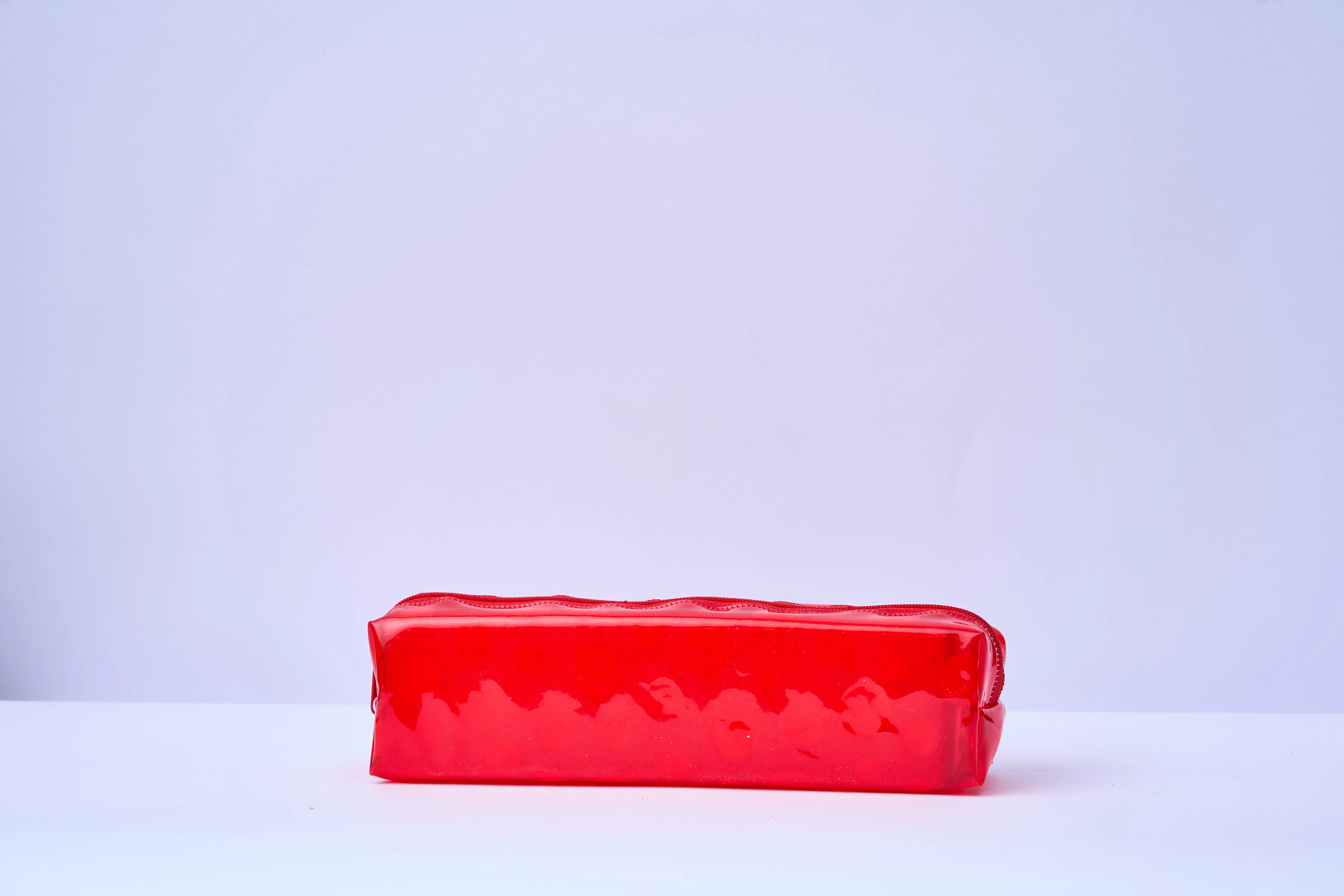 مقلمة سيركل لون احمر  كود =715